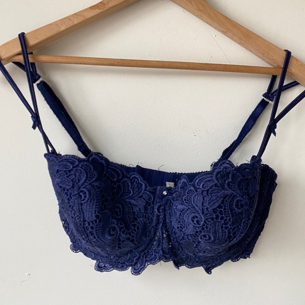 Vintage 1990s Victoria's Secret Underwire Lace Bra Navy Blue 34D